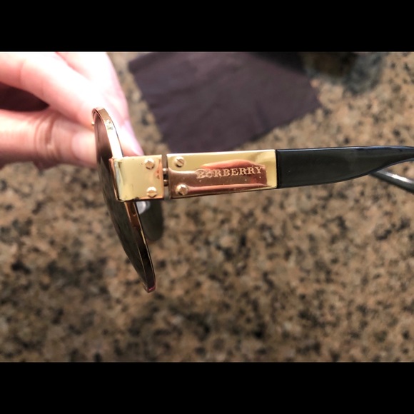 Burberry Aviator Sunglasses - Picture 3 of 7
